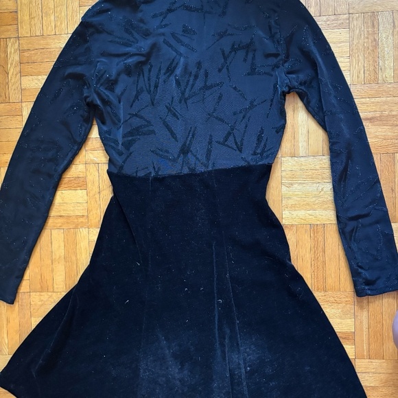 vintage 80s / 90s y2k velvet and slinky material fit flair black dress - Picture 6 of 6